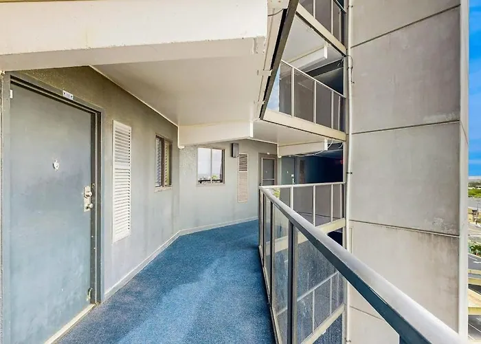Golden Sands 714 Apartment