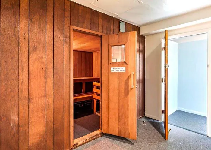 Golden Sands 714 Apartment *